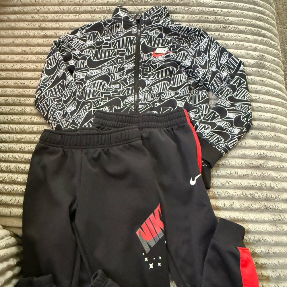 Nike Black and Red Graphic Tracksuit